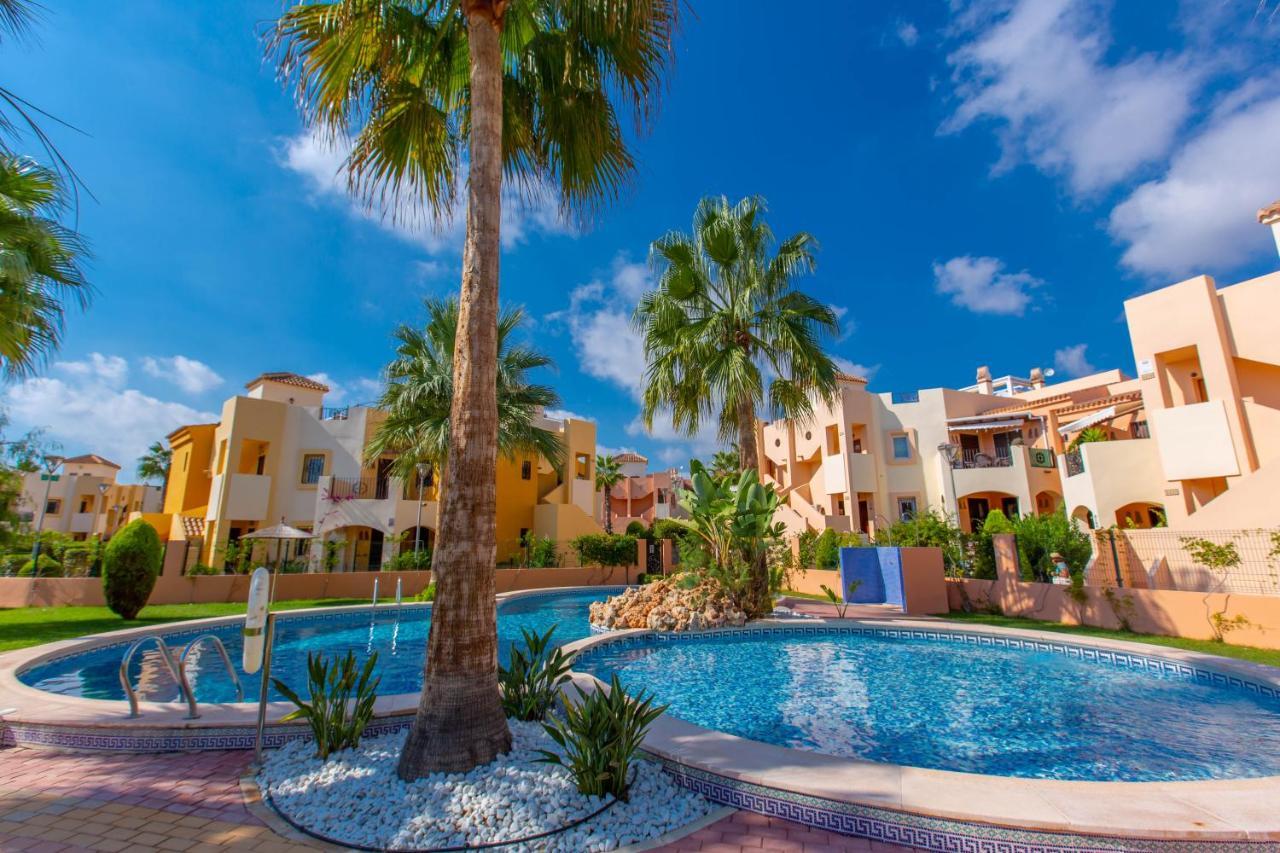 Punta Prima Casa Apartment Torrevieja Bagian luar foto