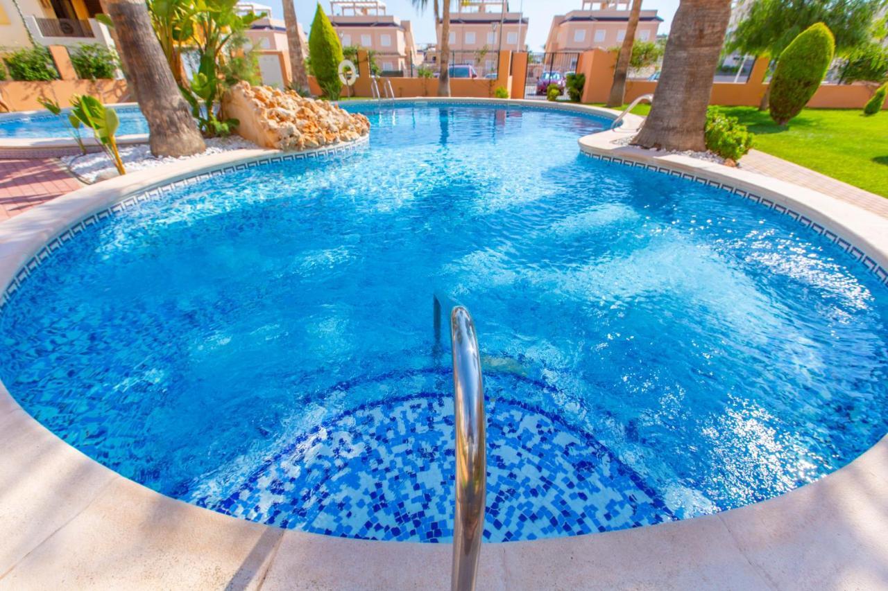 Punta Prima Casa Apartment Torrevieja Bagian luar foto